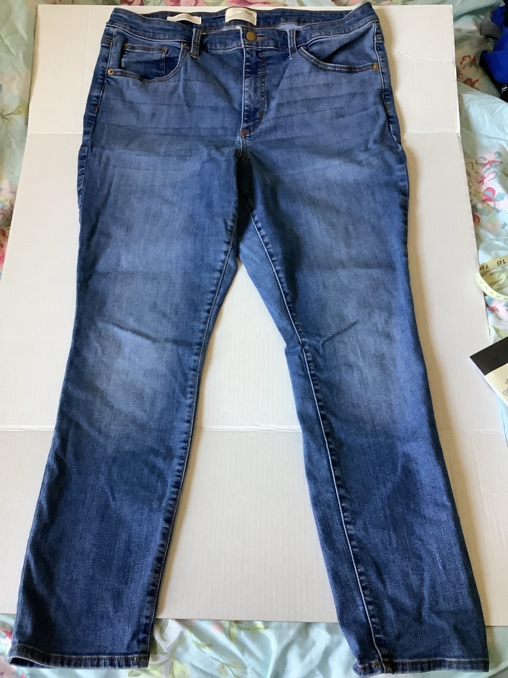 Universal Thread Women's High Rise Skinny Blue Jeans